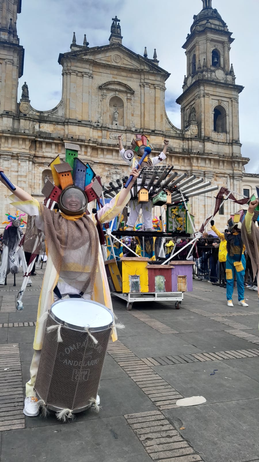 ¡BOGOTÁ SE ENCENDIÓ! Así fueron las IMPRESIONANTES COMPARSAS por sus 488 años.